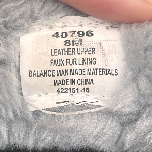 Classic Grey Leather Minnetonka Moccasin Style Faux Fur Slippers Women's Size 8 - Picture 8 of 8